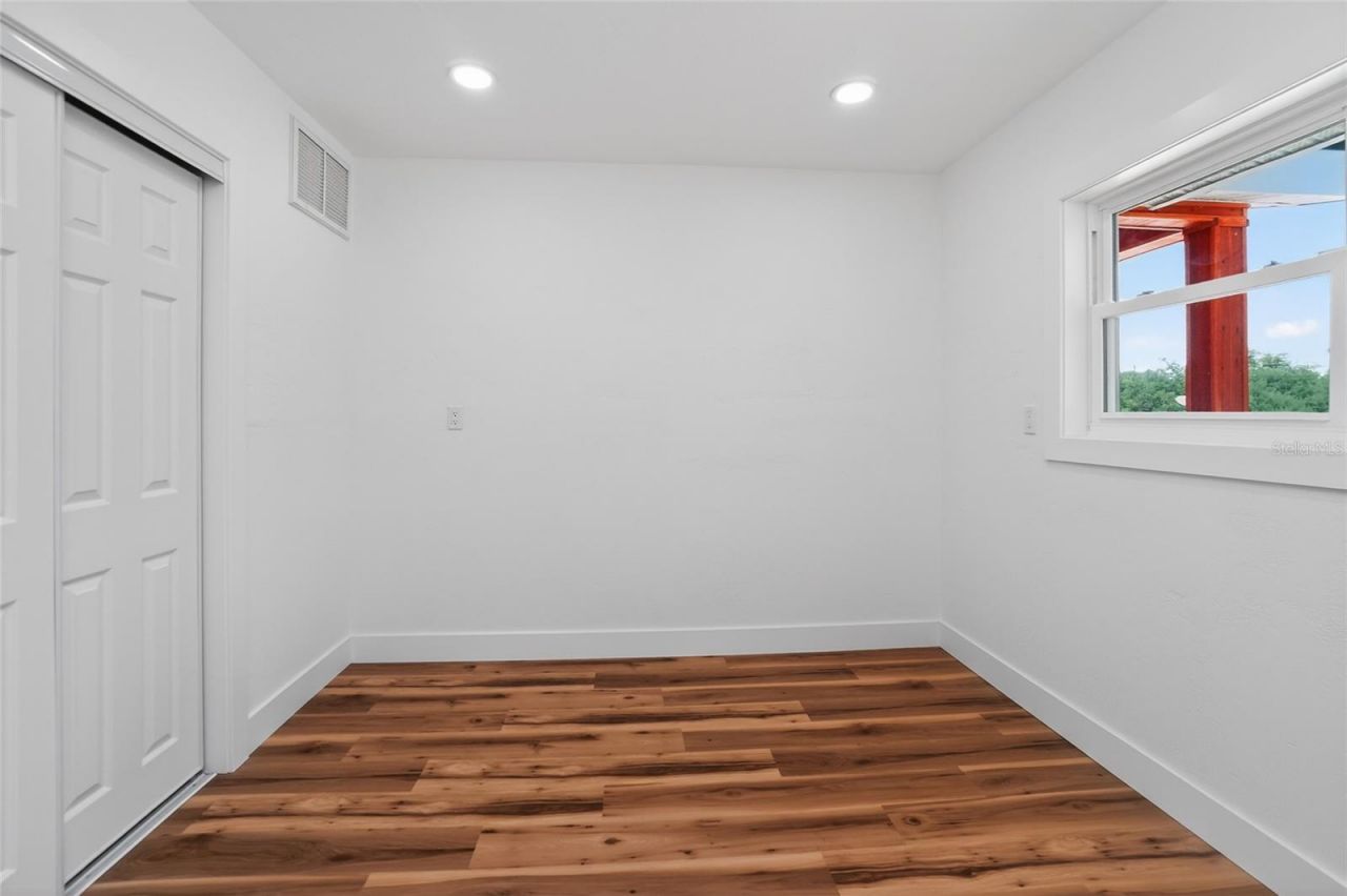1524 Carson Circle Ne, Saint Petersburg, FL 33703 Photo