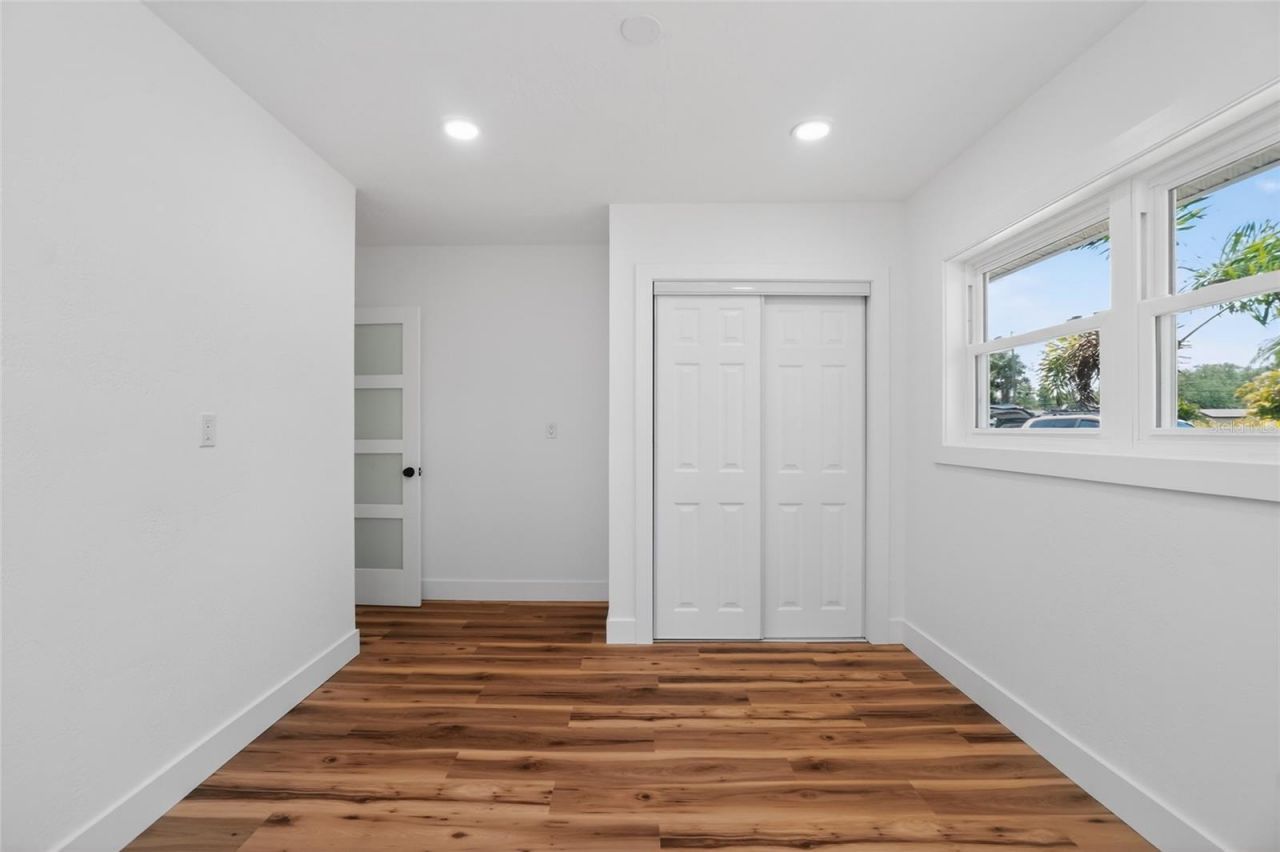 1524 Carson Circle Ne, Saint Petersburg, FL 33703 Photo
