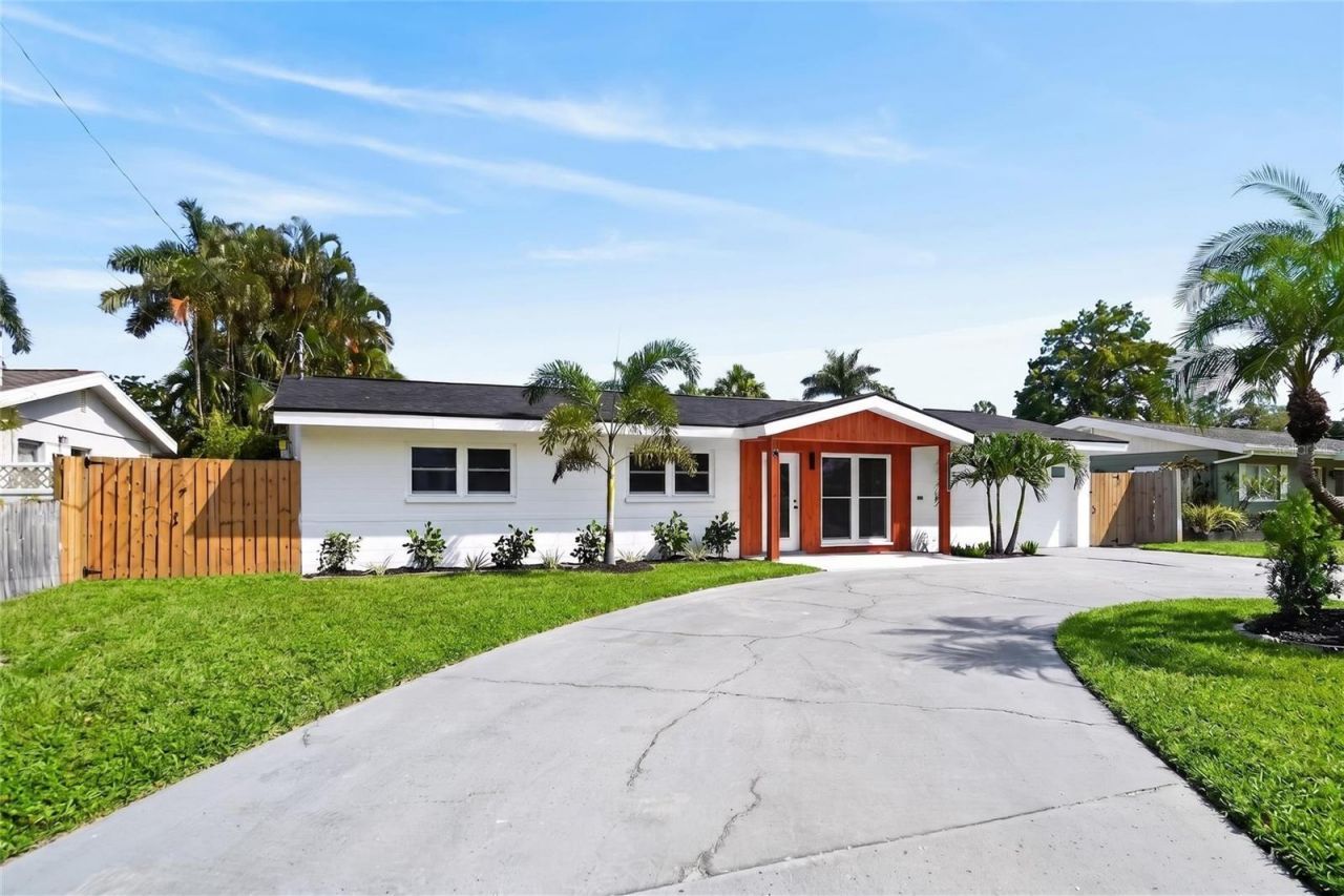 1524 Carson Circle Ne, Saint Petersburg, FL 33703 Photo