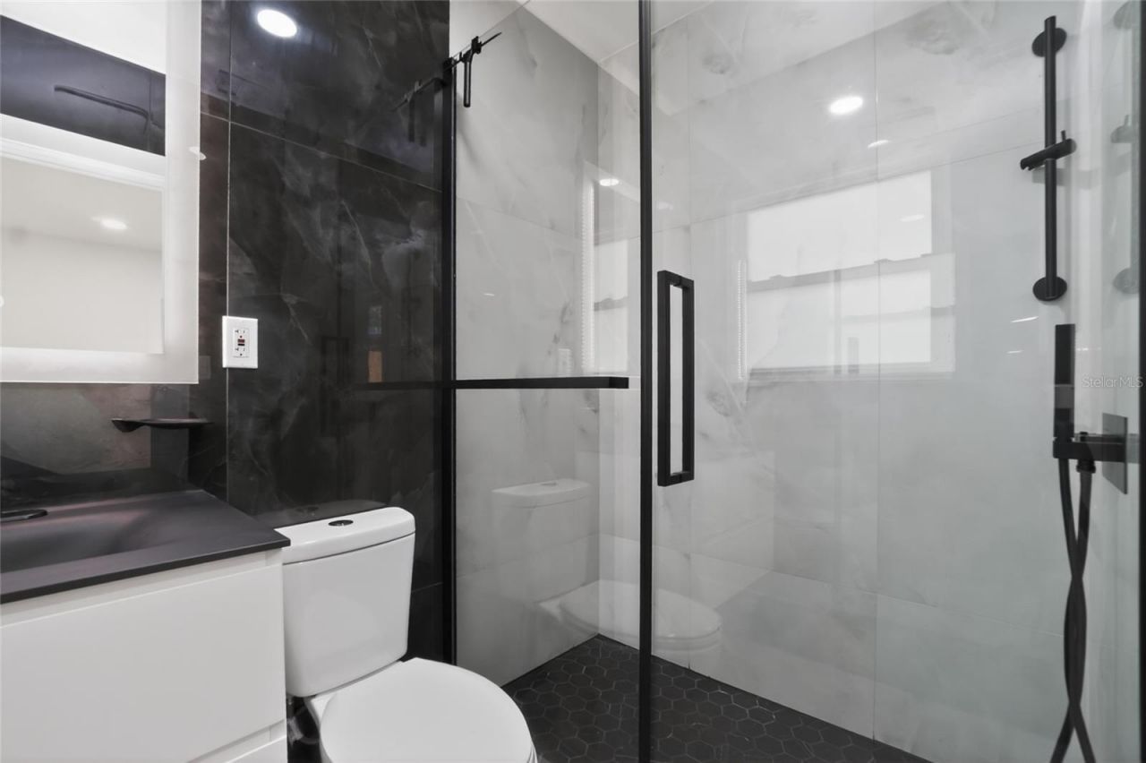 1524 Carson Circle Ne, Saint Petersburg, FL 33703 Photo