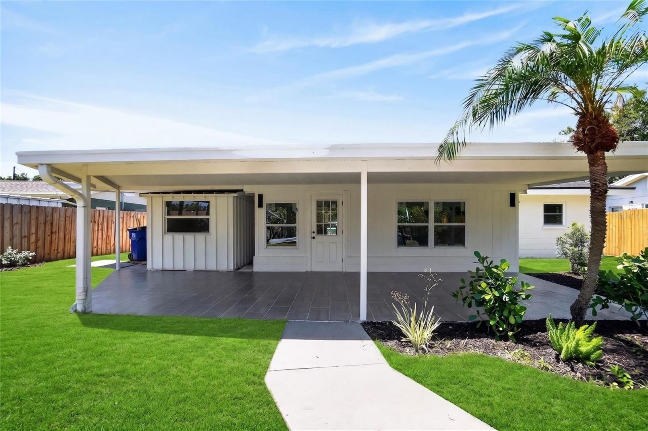 1524 Carson Circle Ne, Saint Petersburg, FL 33703 Photo