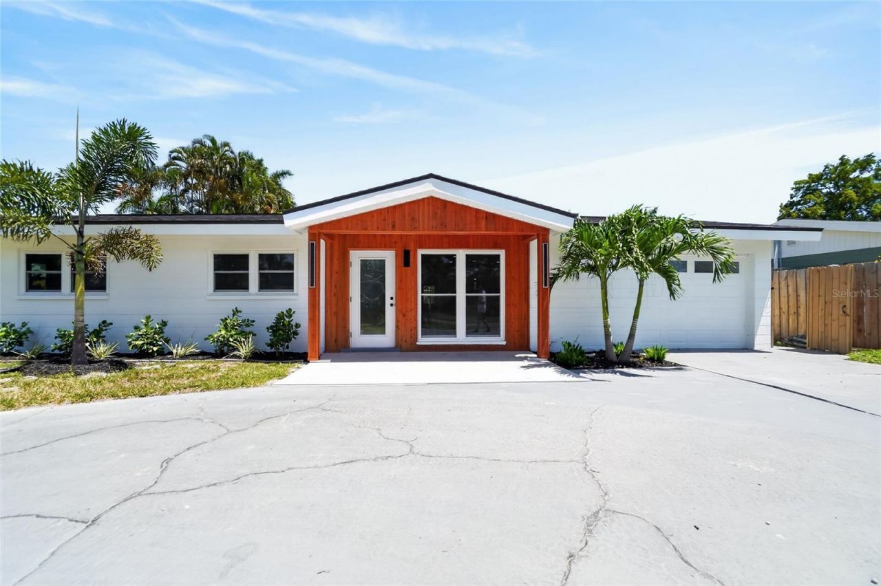 1524 Carson Circle Ne, Saint Petersburg, FL 33703 Photo