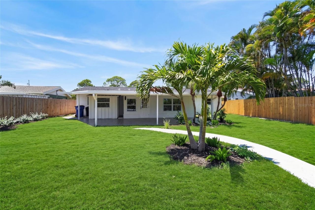 1524 Carson Circle Ne, Saint Petersburg, FL 33703 Photo