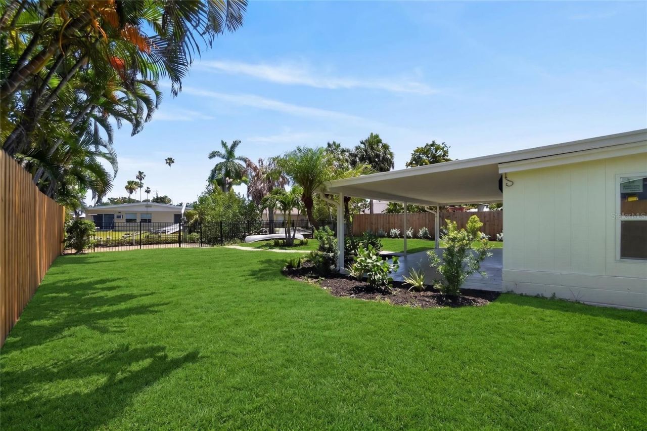 1524 Carson Circle Ne, Saint Petersburg, FL 33703 Photo
