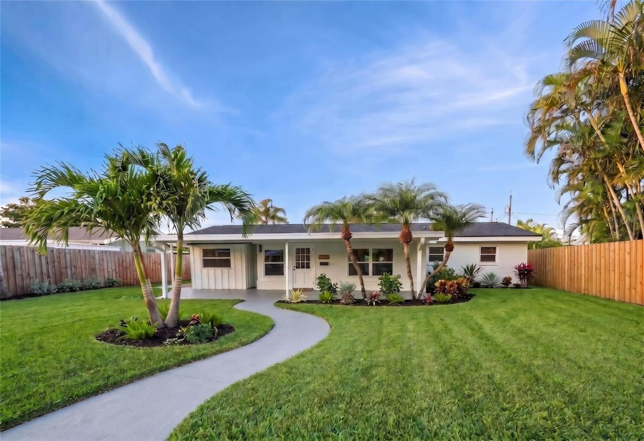 1524 Carson Circle Ne, Saint Petersburg, FL 33703 Photo