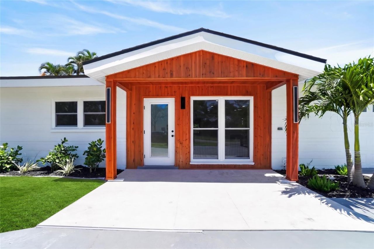 1524 Carson Circle Ne, Saint Petersburg, FL 33703 Photo