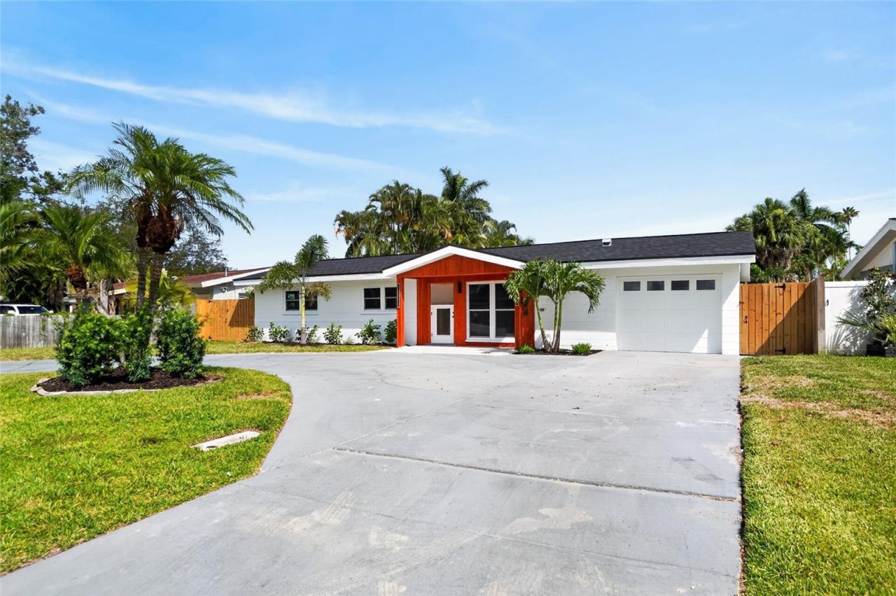 1524 Carson Circle Ne, Saint Petersburg, FL 33703 Photo