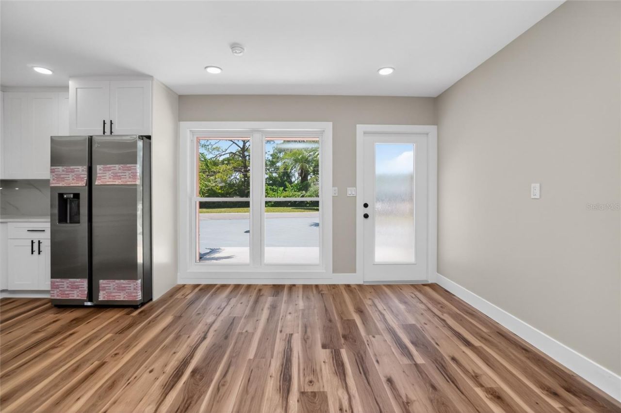 1524 Carson Circle Ne, Saint Petersburg, FL 33703 Photo