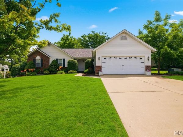 2082 Hackmann Estates Drive , St Charles, MO 63303
