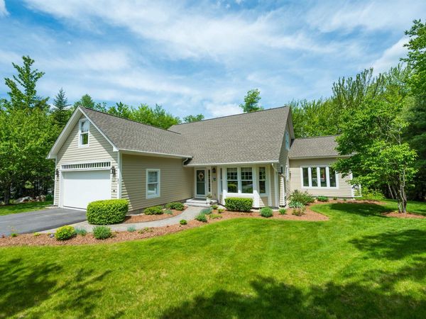 21 Conifer Lane, New London, NH 03257