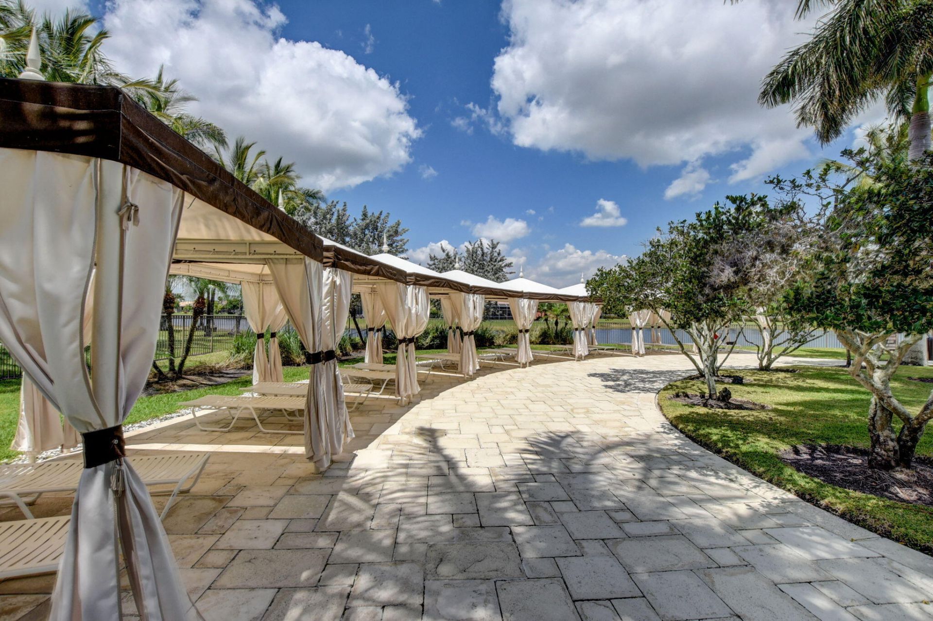 8553 E Via Grande E, Wellington, FL 33411 Photo