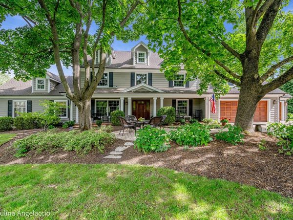 714 Thomas Court , Libertyville, IL 60048