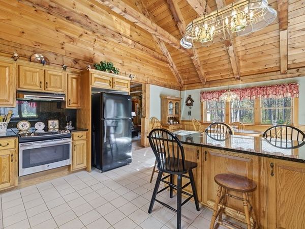 22 Country Lane, Berkley, MA 02779