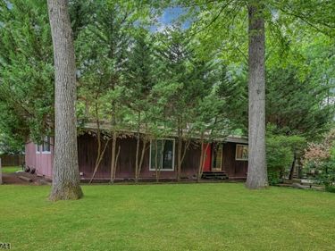 2009 E Glen Ave, Washington, NJ 07676