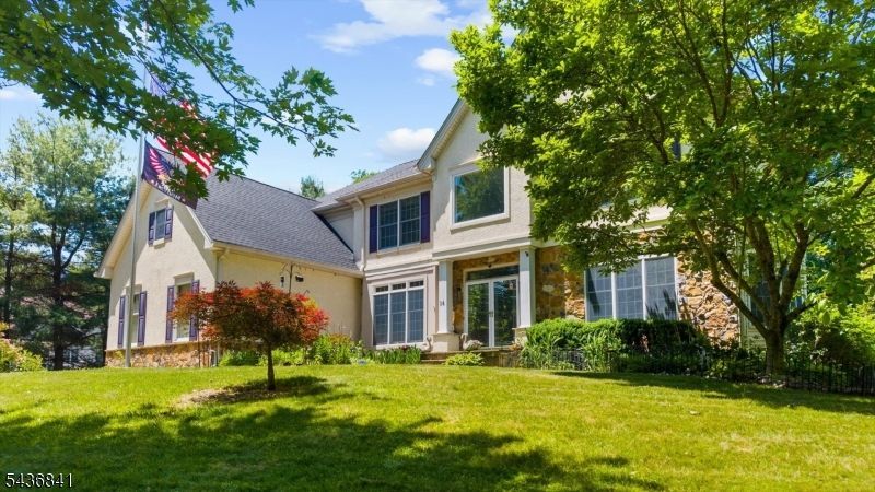 14 Hawk Dr, Raritan, NJ 08551 Main Photo