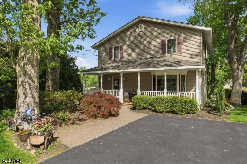 32 W Lakeview Trl, Jefferson, NJ 07885 Main Photo