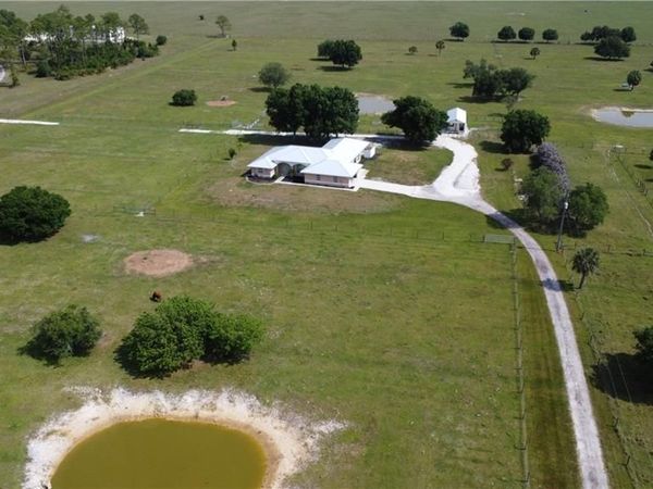 33600 Bermont RD, PUNTA GORDA, FL 33982