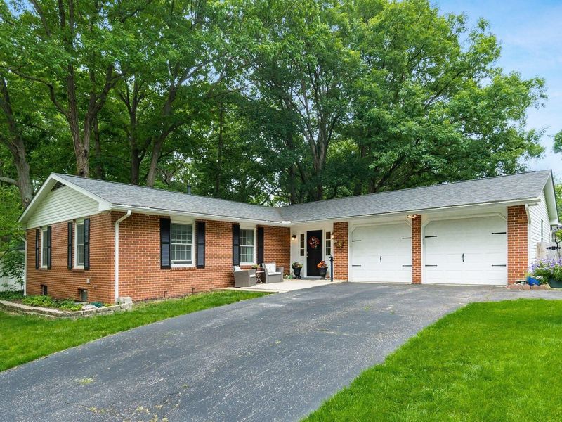 855 Singing Hills Lane, Columbus, OH 43235 Photo 3