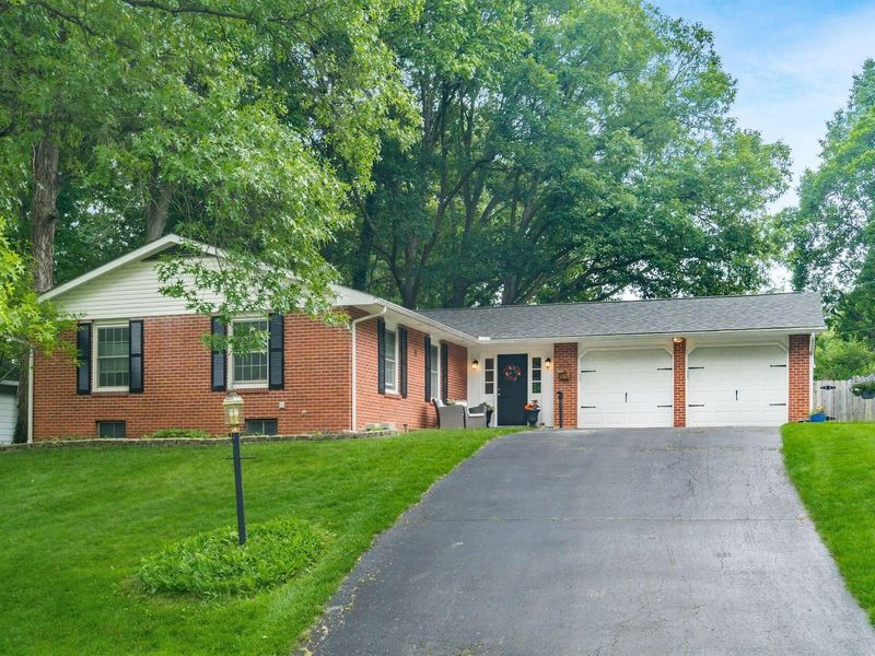 855 Singing Hills Lane, Columbus, OH 43235 Photo 4