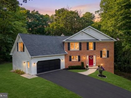 2251 TALL OAKS LANE York, PA 17406