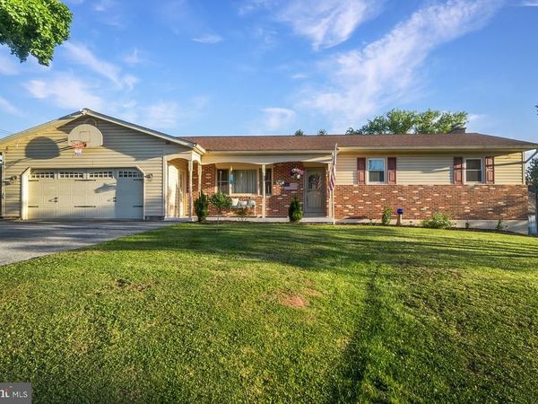 5560 N FAIRWAY DRIVE, READING, PA 19606