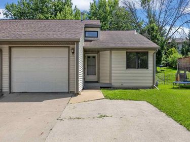 2326 10th, Coralville, IA 52241