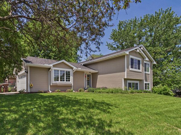 7598 Upper 23rd Street N, Oakdale, MN 55128