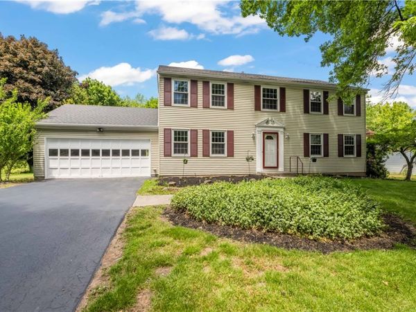 72 Boxwood Lane , Fairport, NY 14450