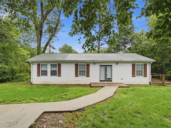 211 First Street , Woodstock, GA 30188