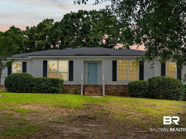 7020 S Woodlea Drive, Mobile, AL 36695