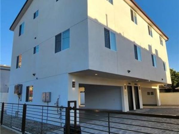 11918 Dehougne, Unit 1, North Hollywood, CA 91605