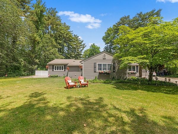 23 Paradise Ln, Halifax, MA 02338