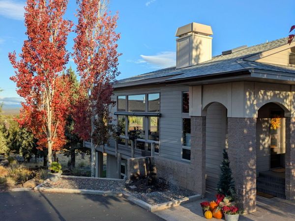 893 Highland View Loop, Redmond, OR 97756