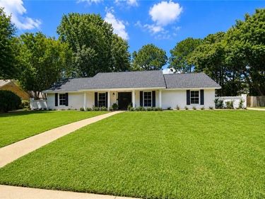 1256 SOUTHAMPTON Drive , Alexandria, LA 71303