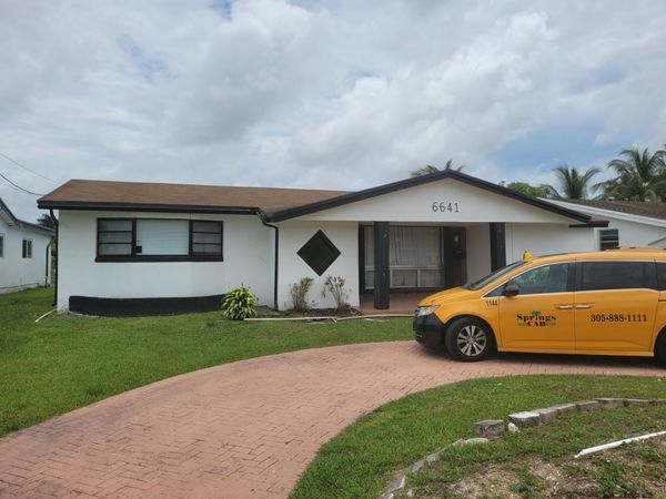 6641 Emerald Lake Drive, Miramar, FL 33023