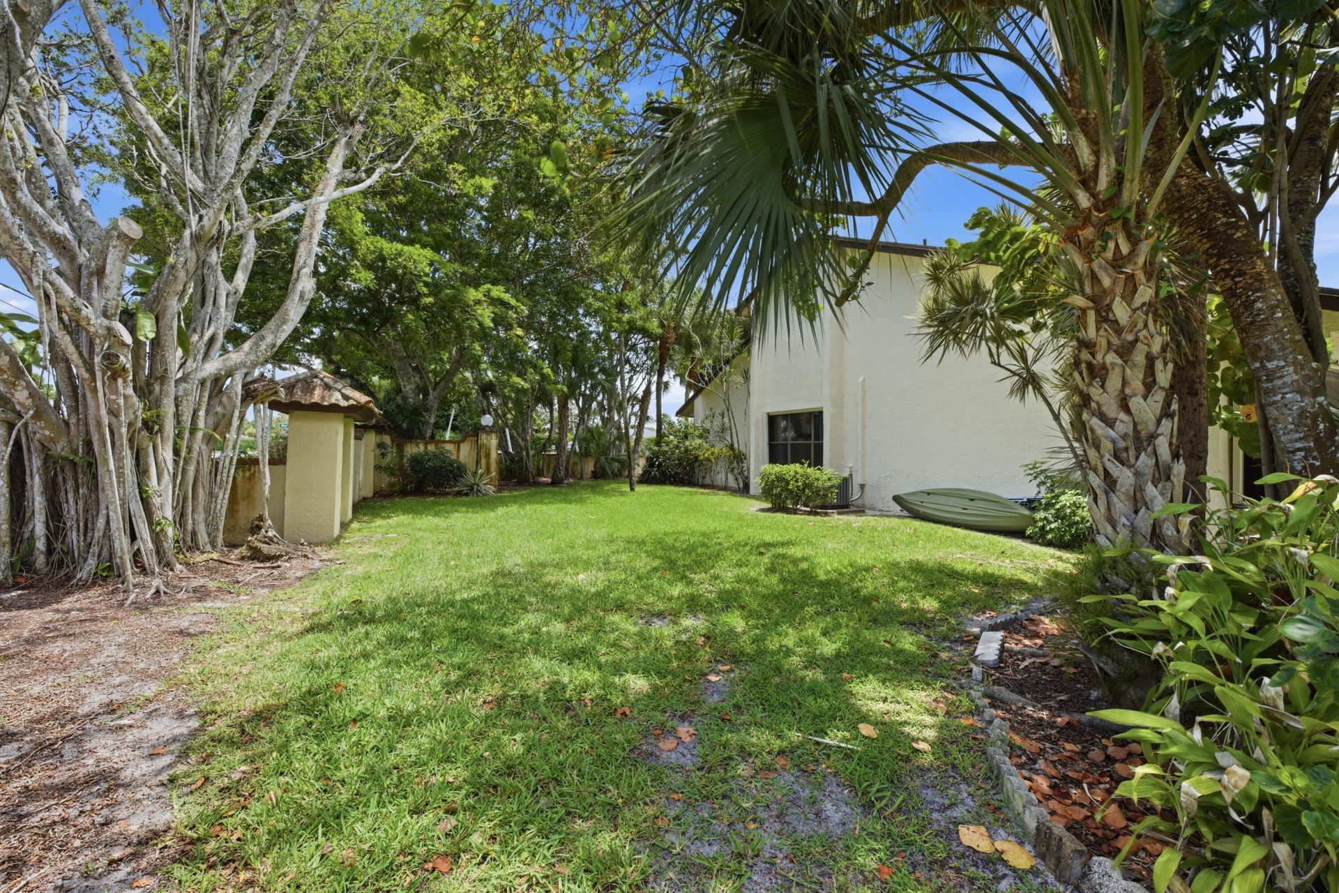 7516 English Court, Unit A, Lake Worth, FL 33467 Photo
