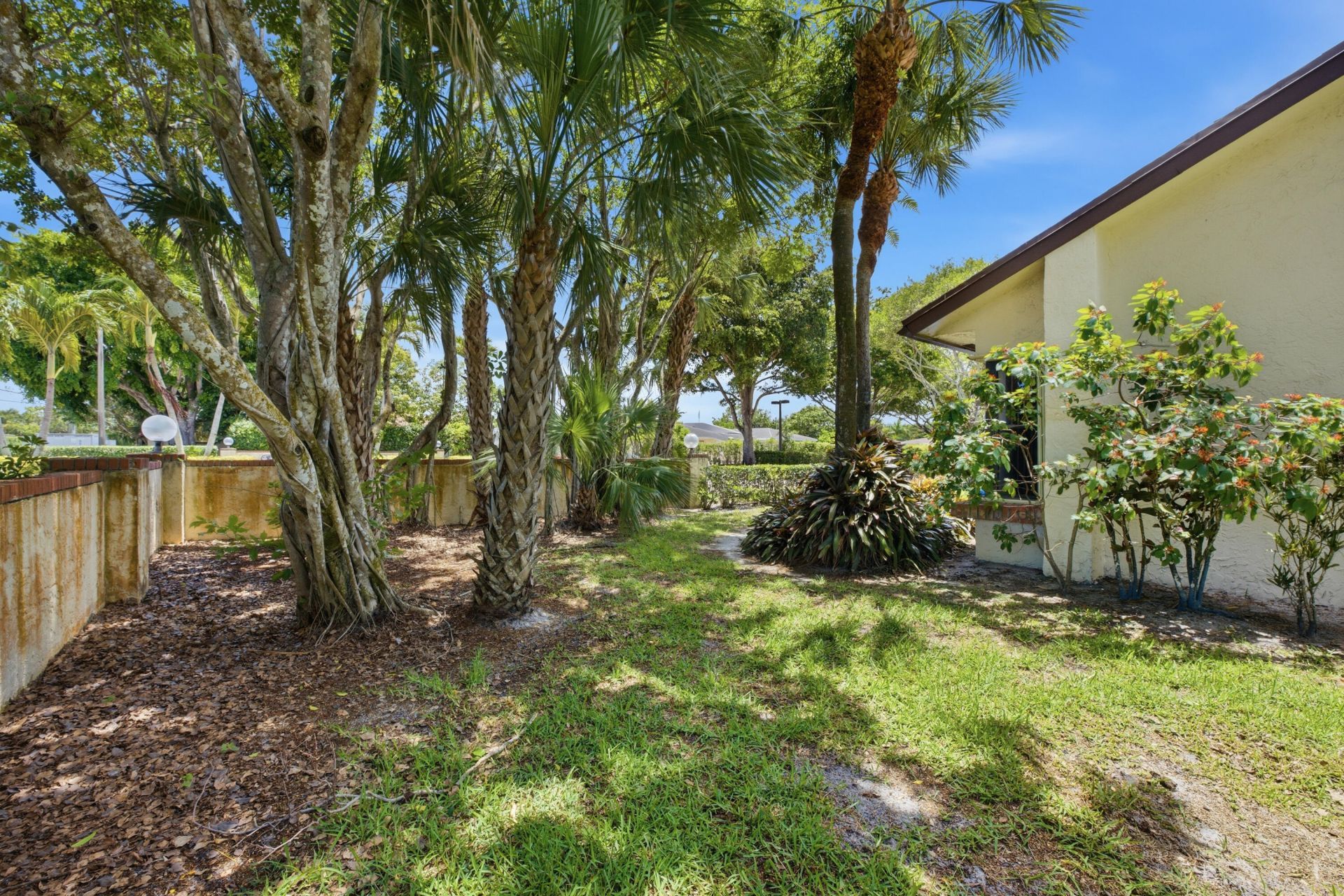 7516 English Court, Unit A, Lake Worth, FL 33467 Photo