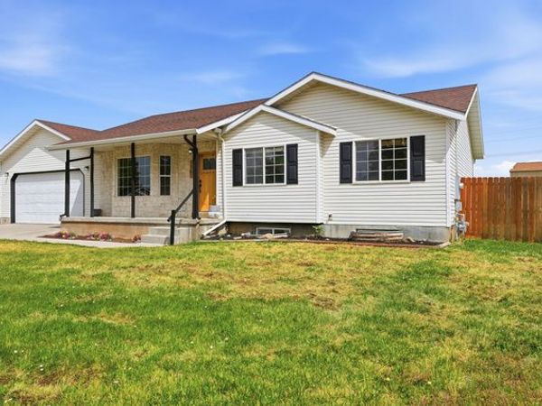 1261 E 25 S, Hyrum, UT 84319