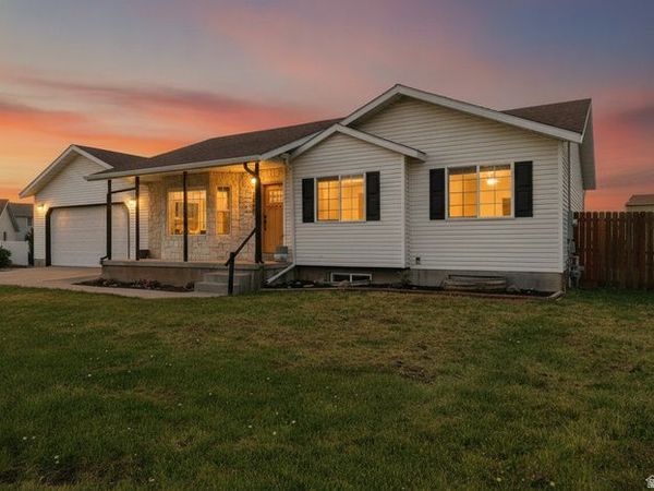 1261 E 25 S, Hyrum, UT 84319