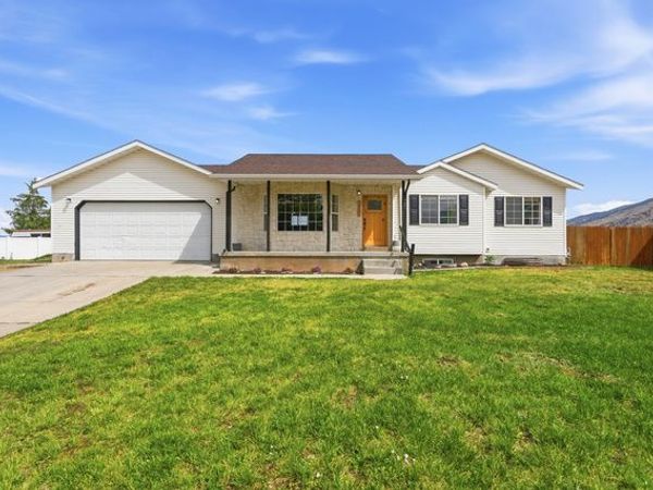 1261 E 25 S, Hyrum, UT 84319