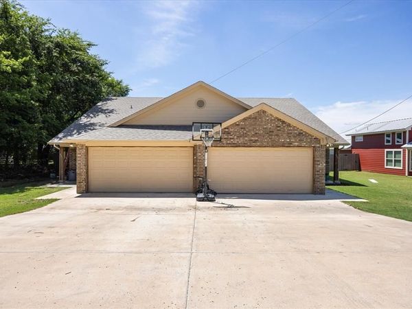 403 W 5th Street, Tolar, TX 76476