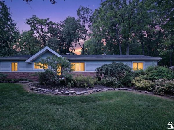 2854 Thunderbird Trail Trail, Lambertville, MI 48144