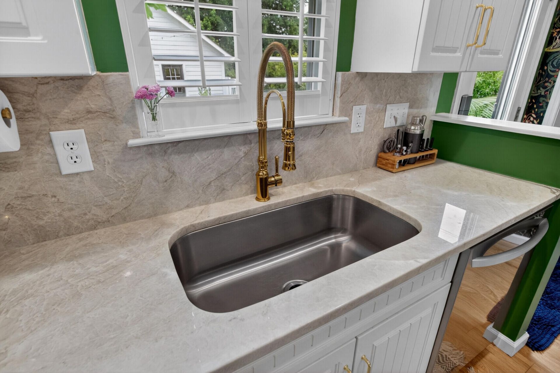 404 Forsythia Avenue Photo 14