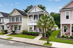 404 Forsythia Avenue photo 4