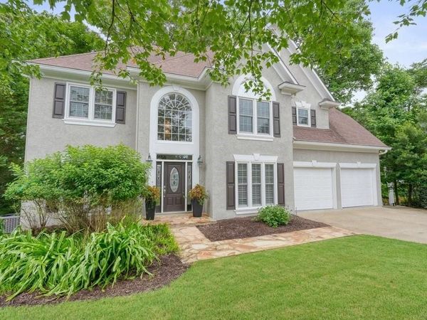 726 Whisper Wind Court, Woodstock, GA 30189