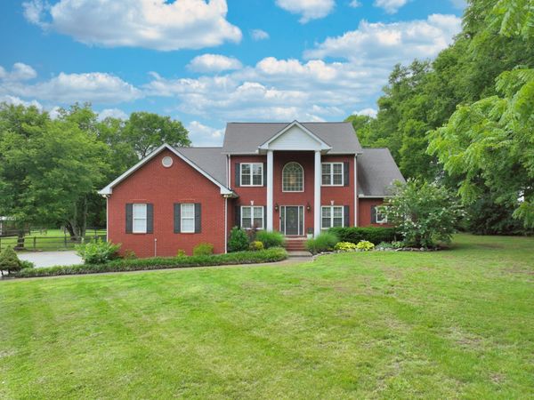 107 Greenfield Ln , Castalian Springs, TN 37031
