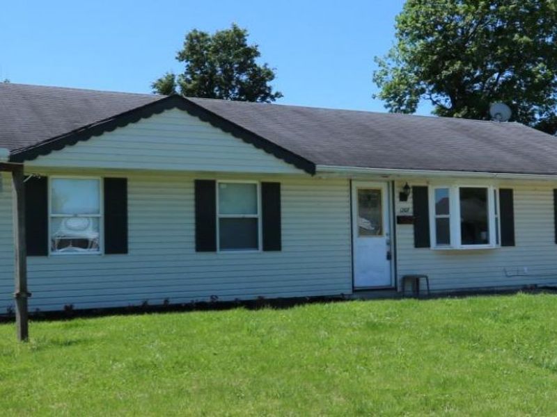 1207 Chalet Drive, New Carlisle, OH 45344 Photo 3