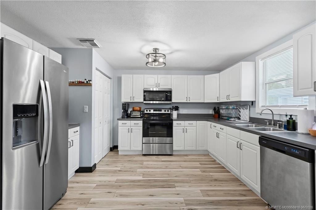 2495 NE Hickory Avenue, Jensen Beach, FL 34957 Photo