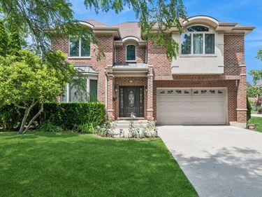 822 E Prairie Avenue, Des Plaines, IL 60016