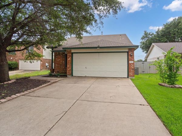 2040 Buckley LN, Round Rock, TX 78664